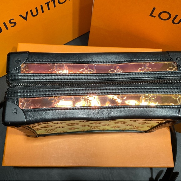 Authentic Louis Vuitton Men’s or Women’s Cross Body Shoulder Trunk Bag. - Picture 4 of 8